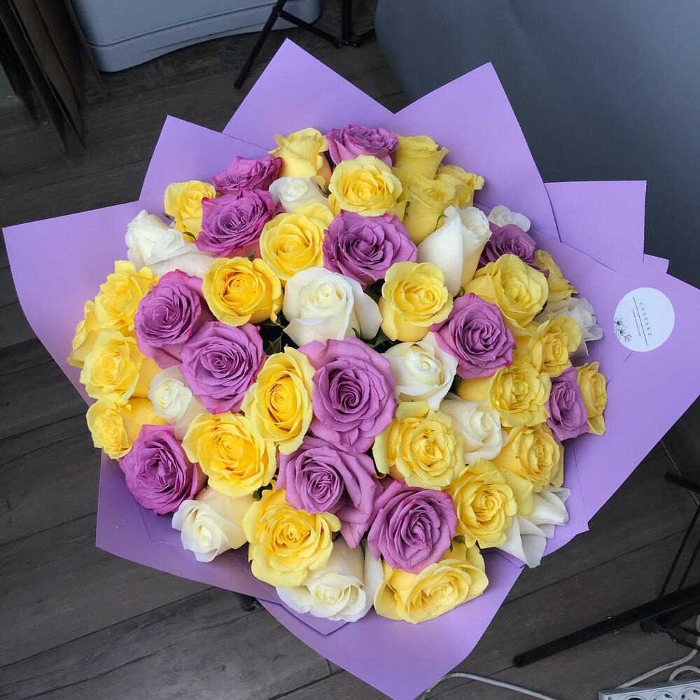 Букет микс из 51 розы